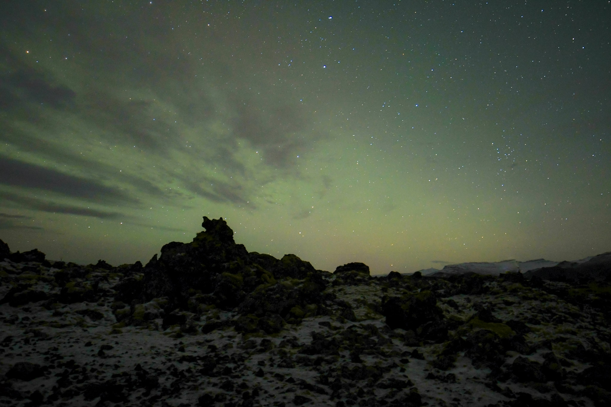 Faint diffuse aurora glow