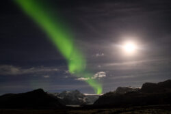 Full moon and aurora streamer/arc over mountain range 11 dsc 0382