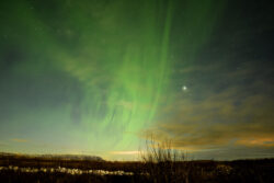 Stable green aurora arc with Jupiter 19 dsc 0145