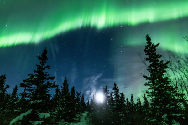 Moonrise and the aurora band 4 dsc 9073